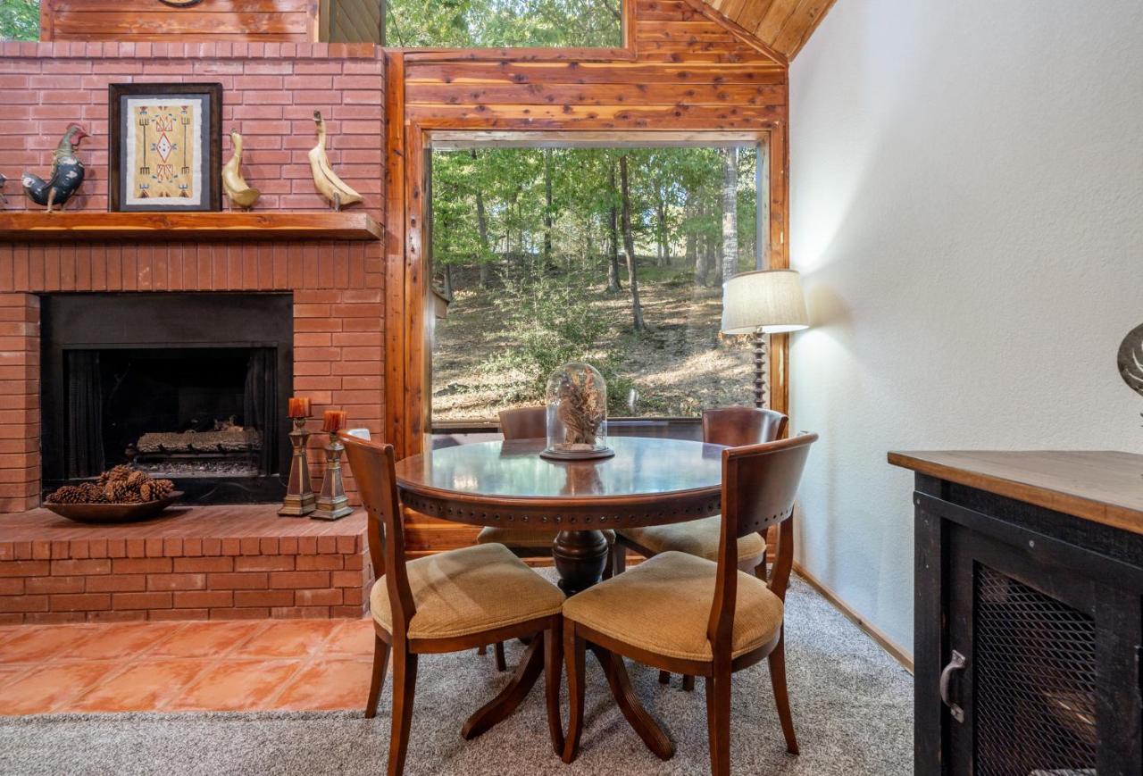 Luxury Rock Creek Cabin W Deck By Lake Hamilton Hot Springs Room photo